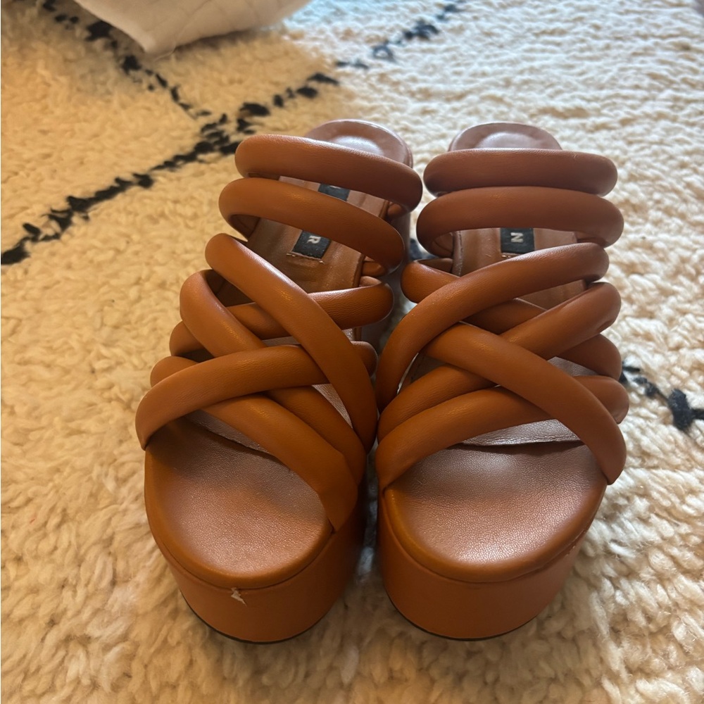 SIMON MILLER Cognac Padded-Strap Platform Slides - Picture 2 of 8